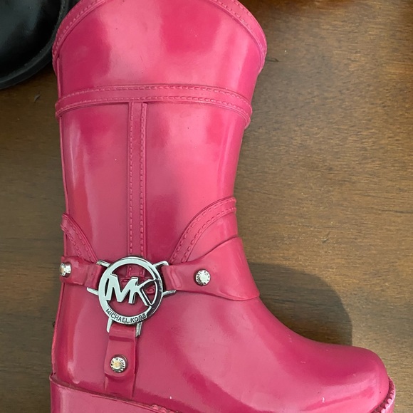 Michael Kors toddler size 5 shoes - Picture 3 of 4